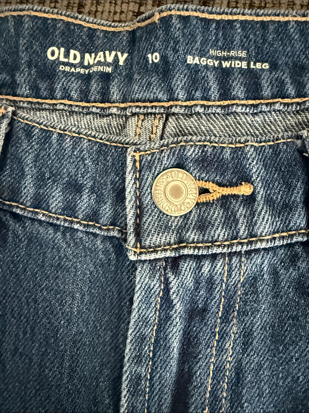 OLD NAVY | High-Rise Baggy Wide Leg Jeans with Side Studs - Picture 5 of 10